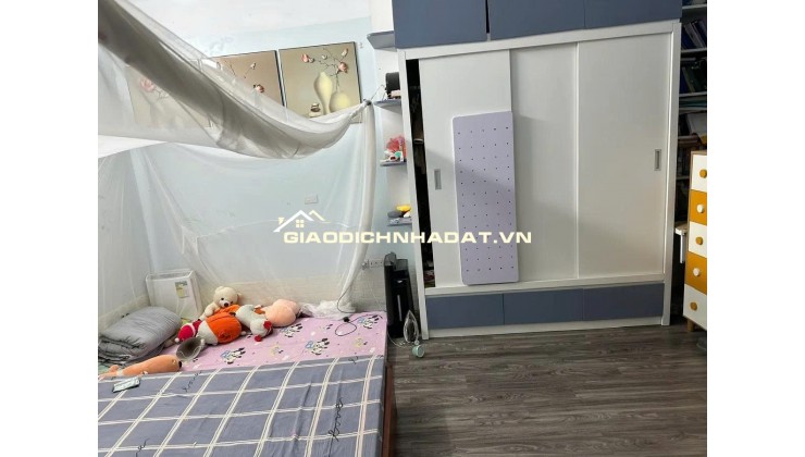 Bán nhà Bằng B- Hoàng Mai, DT 43m x 4 tầng, MT 5m. Nhà đẹp, ở sướng, KD online