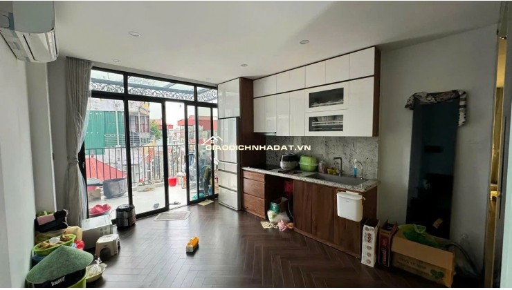 Kim Ngưu DT 40m x 6 tầng, MT 5.7m, full nội thất, thang máy. Ô tô, kinh doanh