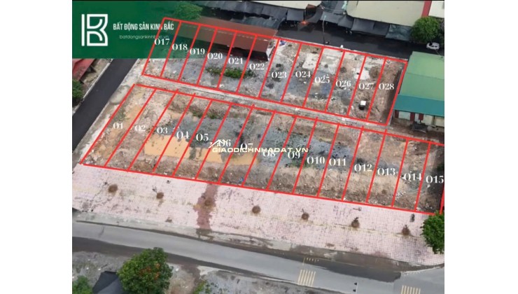 Đất nền , vẻ hè 11m, Không ép xây dựng - sát vách Đông Anh. Hà Nội