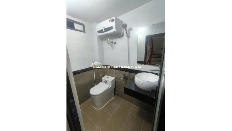 Bán nhà Vĩnh Hưng - Hoàng Mai DT 35m x 5 tầng. Ô tô đỗ đỗ cửa, kinh doanh.