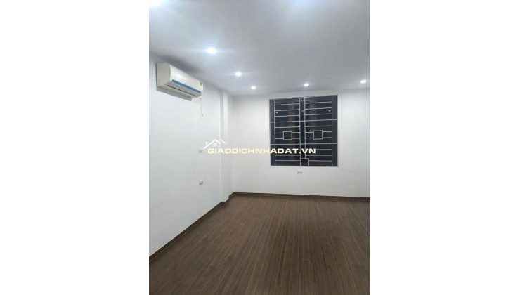 Bán nhà Vĩnh Hưng - Hoàng Mai DT 35m x 5 tầng. Ô tô đỗ đỗ cửa, kinh doanh.