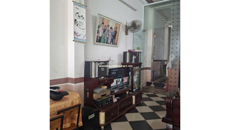 Nhà mặt tiền Hải Châu, đất 90m2, 2 tầng,3 phòng ngủ, giá nhỉnh 7 tỷ.