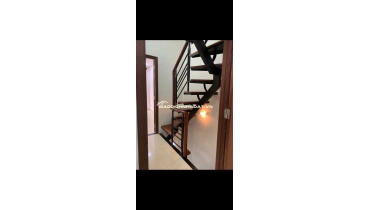 Bán nhà hoặc cho thuê nhà TK18/22 Nguyễn Cảnh Trân, Q1