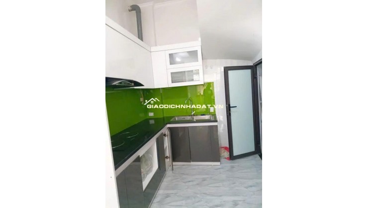 Bán nhà Nam Dư - Lĩnh Nam DT 30m x 5 tầng. Nhà đẹp ở ngay, gần phố