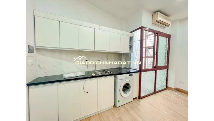 Hàng hiếm, Giải Phóng DT 55m x 4 tầng full nội thất ,thang máy. Ô tô đỗ cửa, kinh doanh, dòng tiền