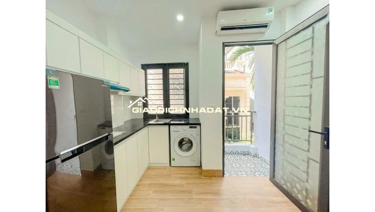 Hàng hiếm, Giải Phóng DT 55m x 4 tầng full nội thất ,thang máy. Ô tô đỗ cửa, kinh doanh, dòng tiền