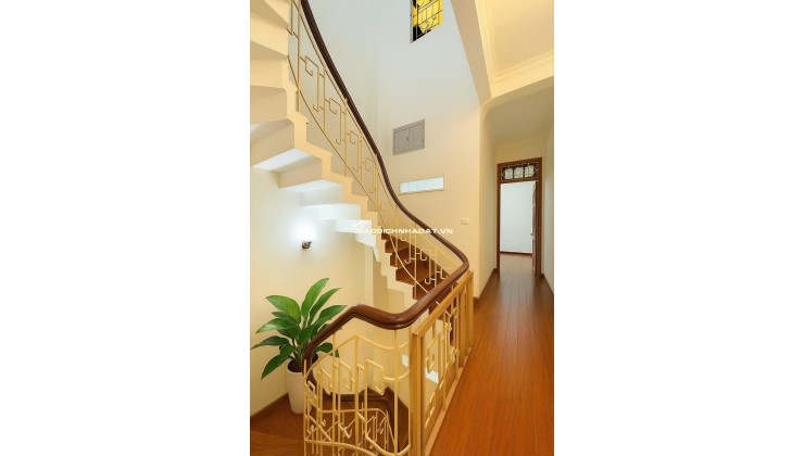 Bán nhà siêu hiếm Giảng Võ, 55m² x 4 tầng, 2 mặt ngõ, gần ô tô – Giá chỉ 13 tỷ