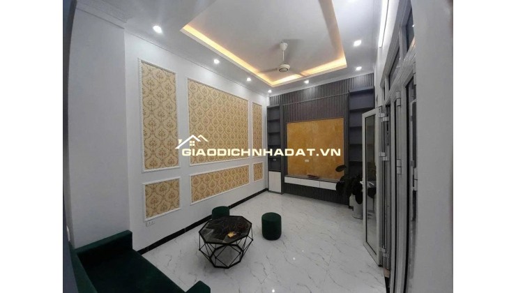 Bán NR 30m2 x 4 tầng Lĩnh Nam - Hoàng Mai, ful nội thất, nhà đẹp, mặt tiền rộng, ở sướng