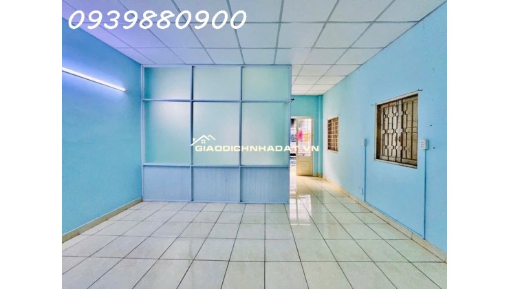 Ngay ngã tư Huỳnh Văn Bánh, nhà 3 tầng - 52m2 - 6,4Tỷ TL.