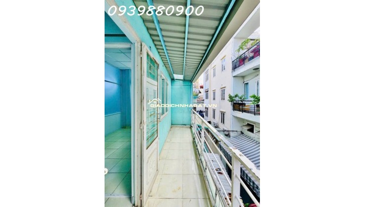 Ngay ngã tư Huỳnh Văn Bánh, nhà 3 tầng - 52m2 - 6,4Tỷ TL.