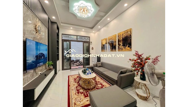 Bán nhà phố Hoàng Mai 30m2 x 4 tầng, full nội thất, nhà đẹp, ở ngay