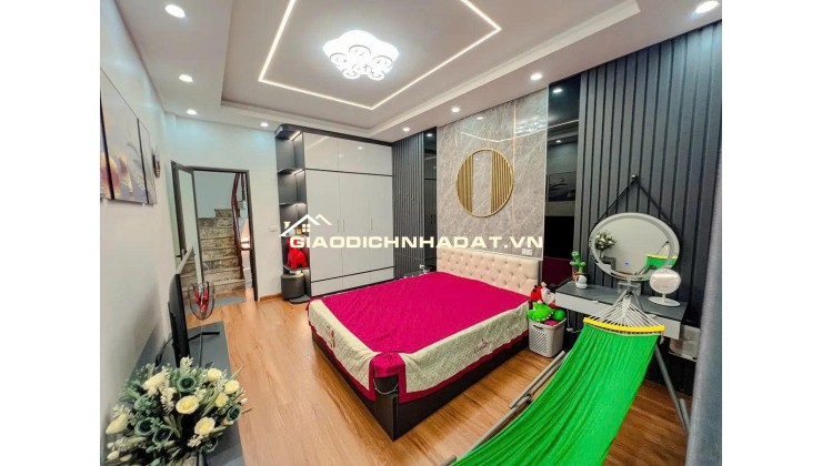 Bán nhà phố Hoàng Mai 30m2 x 4 tầng, full nội thất, nhà đẹp, ở ngay