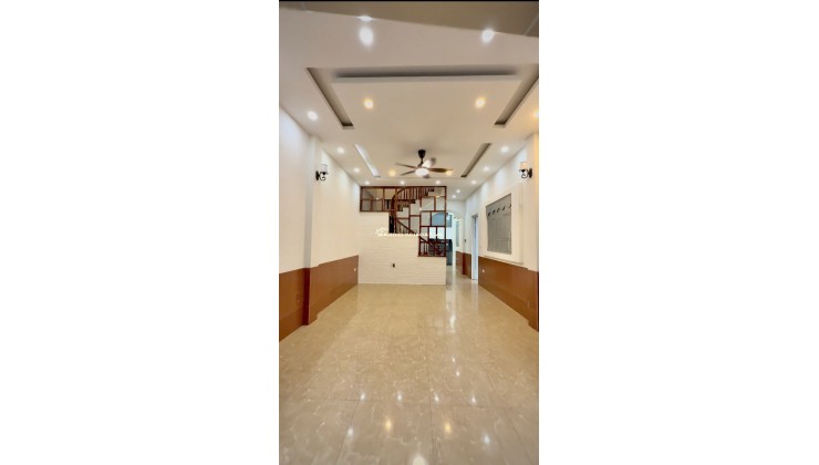 NGỌC THỤY LÔ GÓC 50M X 4 TẦNG Ô TÔ ĐỖ CỬA - 8 TỶ HƠN