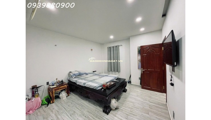Nhà đẹp ngay Nhiêu Tứ, hẻm 3m cách 7 căn ra mặt tiền.