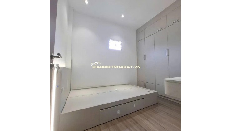 Ngõ Quỳnh DT32m x 4 tầng full nội thất. Nhà đẹp, ở sướng, tiện ích ngập tràn