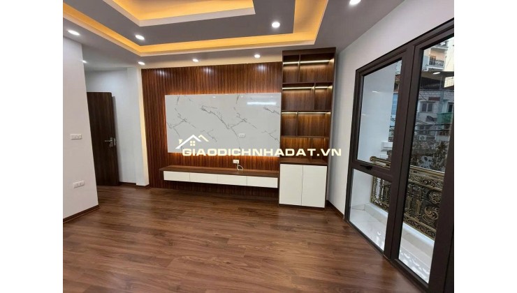 Nguyễn Chính - Tân Mai DT38m2x5 tầng, full nội thất, thang máy. Ô tô vào nhà, kinh doanh, văn phòng