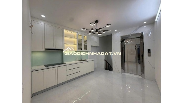 Nguyễn Chính - Tân Mai DT38m2x5 tầng, full nội thất, thang máy. Ô tô vào nhà, kinh doanh, văn phòng