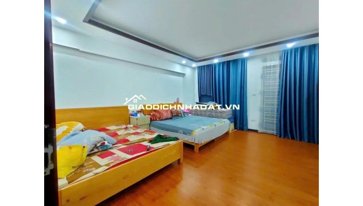 Nguyễn Chính - Tân Mai DT44m x 6 tầng, MT5.3m, full nội thất, thang máy. Ô tô đỗ cửa, KD đỉnh