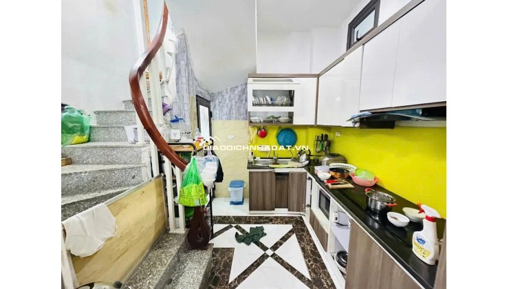 Hòa Bình 7 – Hai Bà Trưng DT32m x 5 tầng. Full nội thất. Gần phố, kinh doanh đẹp