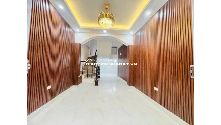 Thịnh Liệt - Hoàng Mai DT36m x 5 tầng. Nội thất cơ bản, ô tô đỗ cửa, gần phố, KD đỉnh.