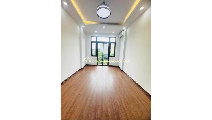 Thịnh Liệt - Hoàng Mai DT36m x 5 tầng. Nội thất cơ bản, ô tô đỗ cửa, gần phố, KD đỉnh.