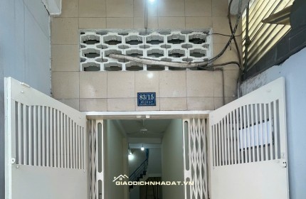 Cho thuê nhà 83/15 Hoà Hưng, Q10 giá 11tr/tháng, 2.7x15m