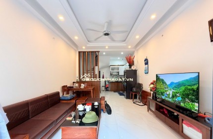 Nhà đẹp Lĩnh Nam 40m2 x 5 tầng, full nội thất. Cực gần phố, giá hợp lý, vào ở ngay