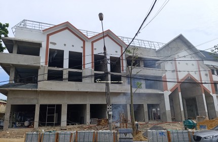 Chợ đêm Mường Thanh bố đi bộ