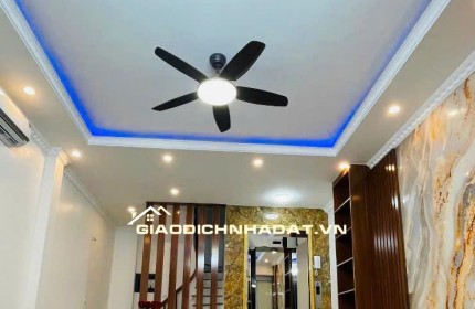 CC bá.n nhà Phạm Văn Đồng 37m thang máy- kinh doanh - ở sướng 9.35 tỷ