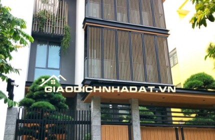 Nhà mới mặt tiền Cù Lao, Phan Xích Long, 120m², nội thất gỗ Cẩm Lai – Giá 49 tỷ (TL)