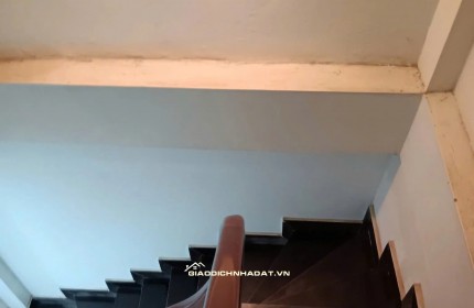 bán Nhà  Ngõ Thịnh Hào1 35/38m2.  4 tầng. mặt tiền3.1m giá  8.8 tỷ Đống Đa Hà Nội
