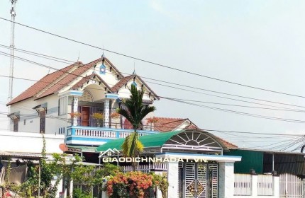 Chủ định cư nước ngoài cần bán nhanh căn nhà Tâm Huyết nhà 2 tầng kiêng cố mới đẹp 
Mặt tiền Ql1A Ngọc Sơn .Ninh An . Tx Ninh Hoà. Tỉnh Khánh Hoà -