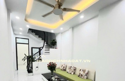 Bán Nhà Tân Mai Ô Tô Đỗ Cửa 45m 2 Tầng 3 Ngủ Giá 4.28 Tỷ Sổ Đỏ Chính Chủ