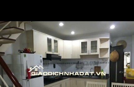 Bán nhà hoặc cho thuê nhà TK18/22 Nguyễn Cảnh Trân, Q1