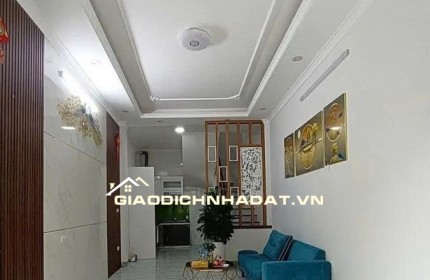 Bán nhà Nam Dư - Lĩnh Nam DT 30m x 5 tầng. Nhà đẹp ở ngay, gần phố