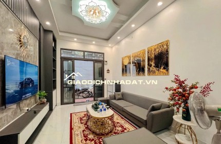 Bán nhà phố Hoàng Mai 30m2 x 4 tầng, full nội thất, nhà đẹp, ở ngay