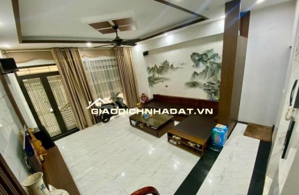 Nguyễn Chính - Tân Mai DT44m x 6 tầng, MT5.3m, full nội thất, thang máy. Ô tô đỗ cửa, KD đỉnh