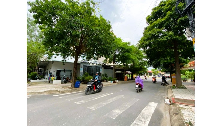 Bán nhà mặt tiền 114m2 (5x23m), 3 tầng 4PN, KDC Nam Khang, Long Trường, Q9, chỉ 9.7 tỷ
