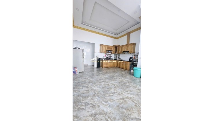 Bán nhà mặt tiền 114m2 (5x23m), 3 tầng 4PN, KDC Nam Khang, Long Trường, Q9, chỉ 9.7 tỷ