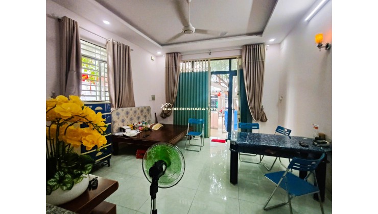 CHỦ GIẢM 800 TRIỆU BÁN GẤP NHÀ 2 MẶT TIỀN, 182M² THỔ, NỞ HẬU, Ô TÔ 7C NGỦ SÂN