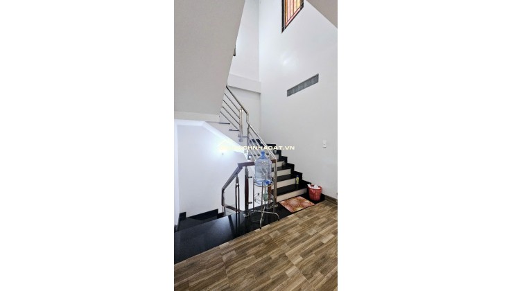 Bán nhà mặt tiền 114m2 (5x23m), 3 tầng 4PN, KDC Nam Khang, Long Trường, Q9, chỉ 9.7 tỷ