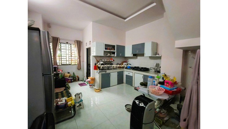 CHỦ GIẢM 800 TRIỆU BÁN GẤP NHÀ 2 MẶT TIỀN, 182M² THỔ, NỞ HẬU, Ô TÔ 7C NGỦ SÂN