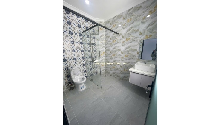 Bán Nhà lầu 168m2, Cách KCN Cầu Tràm 4phút chạy xe