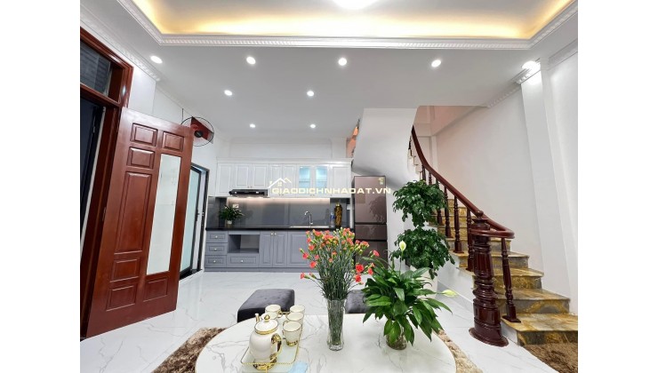 Bán căn nhà cuối cùng tại Bồ Đề, 38 m x4  tầng, 2 mặt thoáng, Giá 5.35 tỷ chủ thiện chí