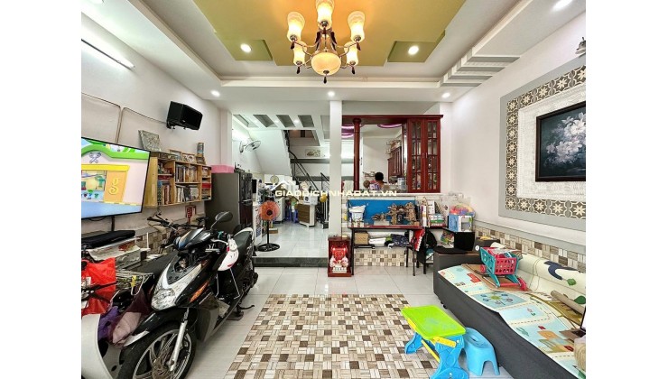Bán ngôi nhà hẻm xe hơi Phạm Văn Đồng Quận Bình Thạnh DT 45m2
