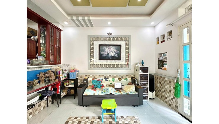Bán ngôi nhà hẻm xe hơi Phạm Văn Đồng Quận Bình Thạnh DT 45m2