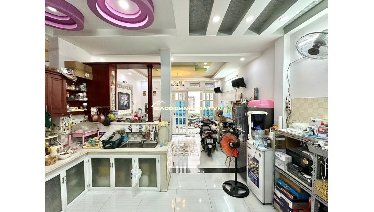 Bán ngôi nhà hẻm xe hơi Phạm Văn Đồng Quận Bình Thạnh DT 45m2