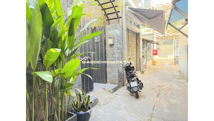 NHÀ MỚI TẠI THỦ ĐỨC - CHỈ 4,6 TỶ. VỊ TRÍ TRUNG TÂM - Ở CỰC SƯỚNG