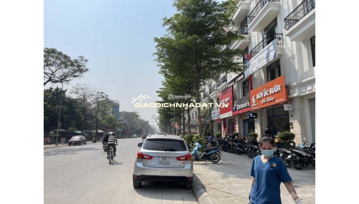 Bán nhà 6 tầng Shophouse Xuân La, sẵn nội thất thang máy, kd đỉnh, sdcc. Giá 39 tỷ