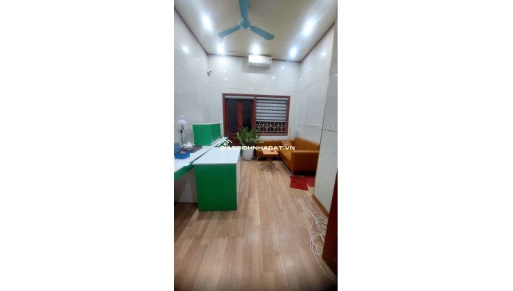 Bán nhà 5 tầng, DT 60m² ngõ rộng đường Hồ Tùng Mậu, ô tô đỗ cửa, 3 mặt thoáng, giá 10.5 tỷ